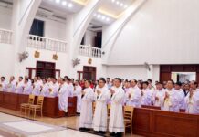 Giáo phận Vinh: Thánh lễ truyền chức phó tế tại Trung tâm Mục vụ giáo phận